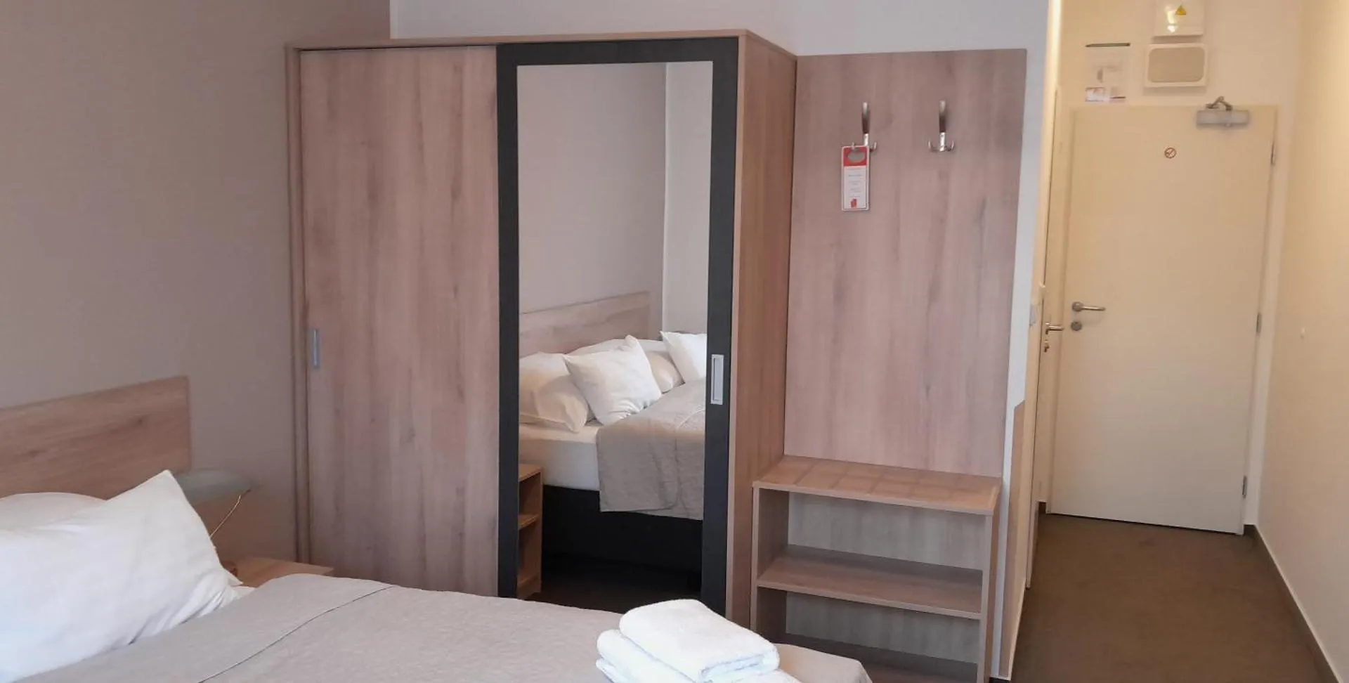 Hotel Arena contacts