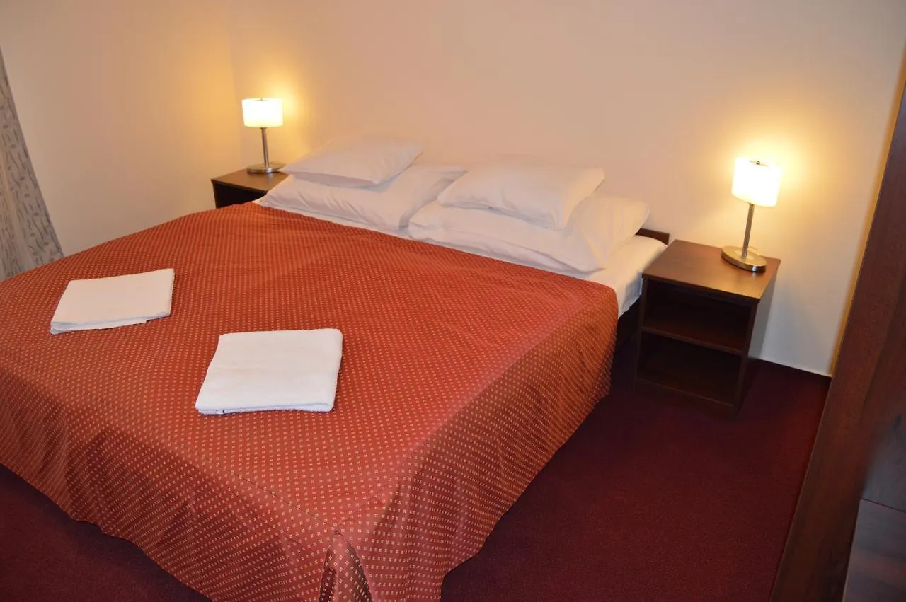 Hotel Arena Prague 3*,